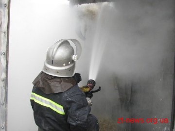 У Житомирі під час пожежі в одному з гаражів вибухнула каністра з бензином