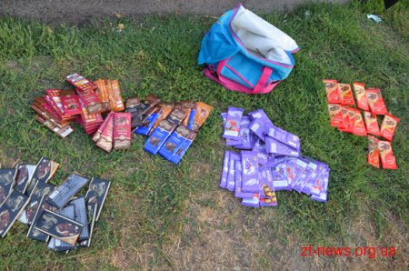 У Житомирі двоє чоловіків викрали з супермаркету 100 плиток шоколаду