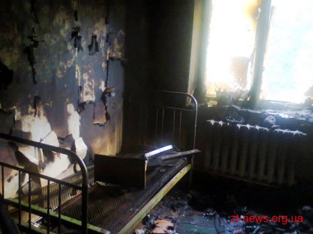 На Житомирщині під час пожежі у власній квартирі загинув 77-річний чоловік