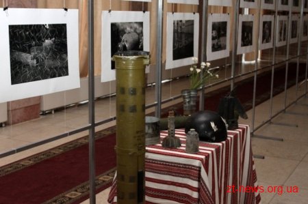У Житомирі проводиться фотовиставка «Обличчя війни»