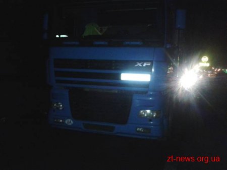 На Житомирщині у вантажівці загорівся вантаж