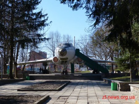 У Житомирі вирішили подальшу долю літака в парку ім. Гагаріна