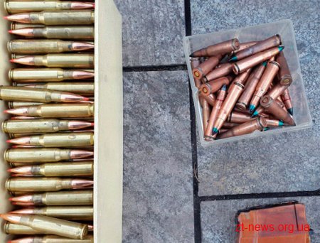 У Житомирі правоохоронці виявили арсенал зброї