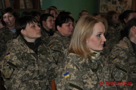 Керівники області та міста привітали жінок-військовослужбовців зі святом