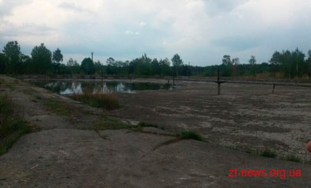 На Хмельницькому підприємстві провели обшук, щоб з’ясувати причини забруднення річок