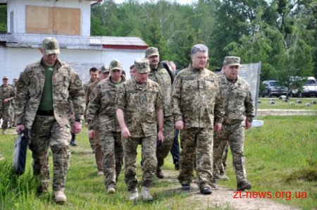 Президент України відвідав полігон ВДВ на Житомирщині