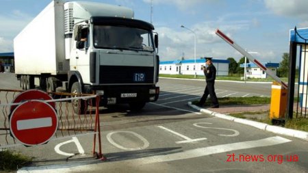 Будівельне обладнання намагався провезти через митний кордон в Коростені житель Харкова