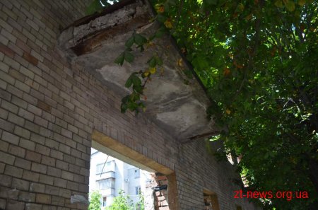 Аварійний будинок по вул. Князів Острозьких знесуть, щоб побудувати житловий комплекс