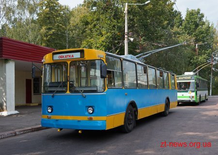 До Дня Незалежності ТТУ представило патріотичний тролейбус