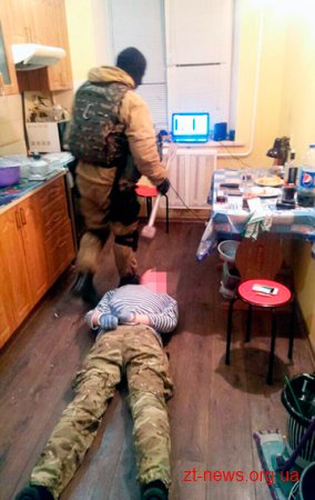 На Житомирщині слідчі поліції викрили угруповання наркоділків