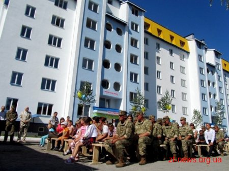 У Коростені 23 військовослужбовці отримали нові квартири