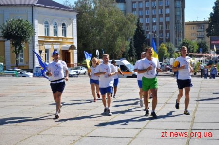 Учасники міжнародної естафети «Всесвітній біг заради гармонії» пробігли Житомиром