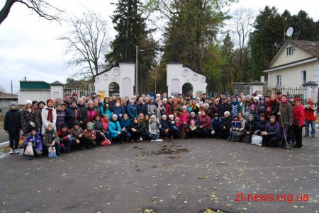 За ініціативи Спілки поляків України відбулося прибирання Польського цвинтаря