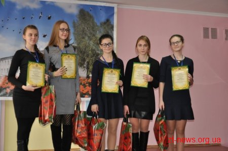 Учні з 9 регіонів України змагалися у турнірі юних економістів на Житомирщині