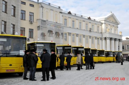 12 нових шкільних автобусів – подарунок дітям Житомирщини