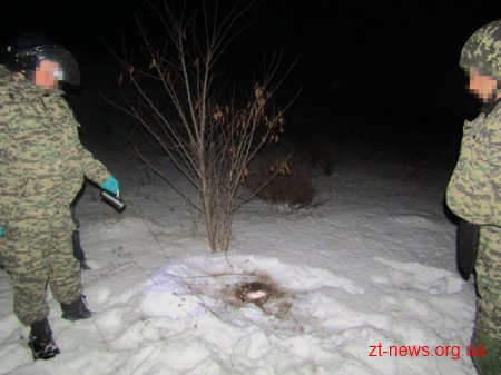 На Житомирщині поліція вилучила зі сховку боєприпаси