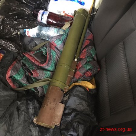 Житомирські прикордонники у громадянина Росії виявили використаний корпус гранатомета