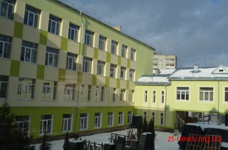 Влада Житомира проінспектувала три школи на предмет якості проведення ремонтів