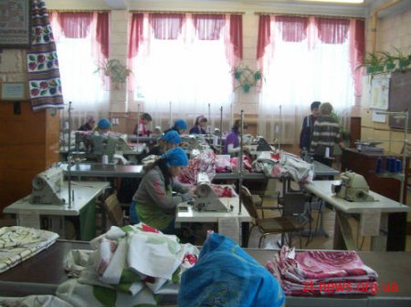 Прокуратура припинила використання приміщення навчального закладу для швейної майстерні