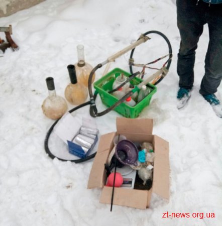 На Житомирщині в обікраденому будинку поліція знайшла гранату та наркотики