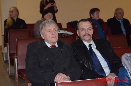Геннадій Махорін презентував дві книги у Житомирській бібліотеці ім. Ольжича