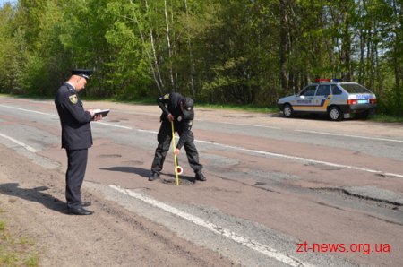 На Житомирщині поліцейські проводять комісійний огляд доріг