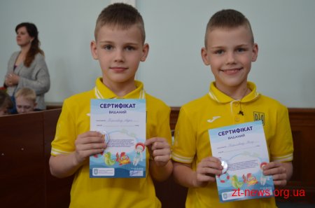 200 дітей отримали сертифікати про проходження міської програми «Уроки плавання»