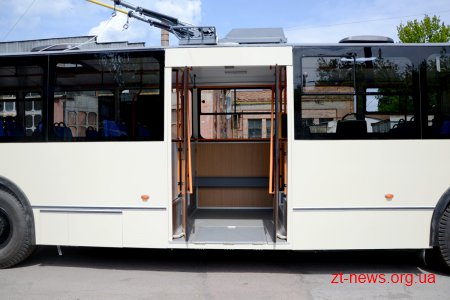 В Житомирському ТТУ показали тролейбус зібраний на 80% з нових деталей
