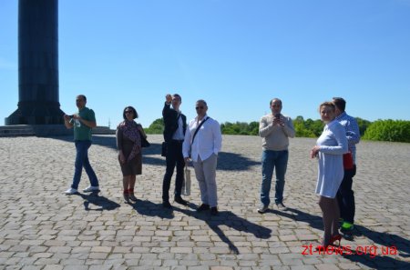 Представникам делегацій із міст-побратимів Житомира показали місто
