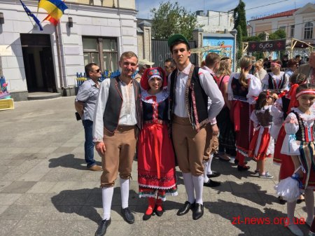 На вул. Михайлівській відбувся фестиваль національно-культурних товариств міста
