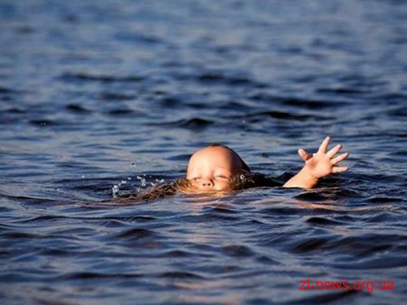 В перший день купального сезону на міському пляжі мало не втопилася дівчинка