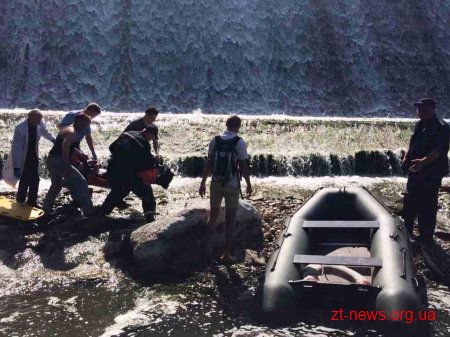 У Житомирі чоловік не впоравшись з керуванням злетів із дамби на водному скутері