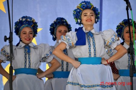 У Житомирі студенти коледжу культури і мистецтв виконували пісні мовами Європи