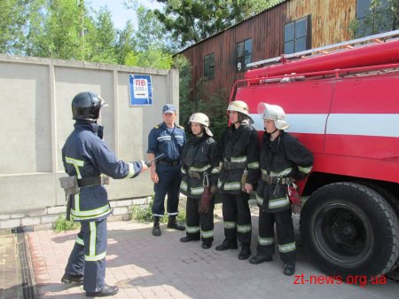 У Житомирі рятувальники тренувалися ліквідовувати пожежу на нафтобазі