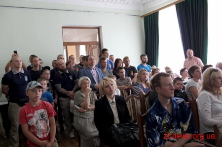 У Житомирі волонтери презентували фотопроект «Якби не війна»