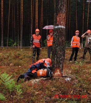 На Житомирщині провели ювілейний конкурс вальників лісу