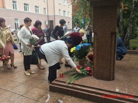 У Житомирі вшанували пам’ять правоохоронців, які загинули під час виконання службового обов’язку