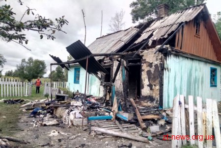 Бійці ДСНС врятували від знищення вогнем житловий будинок багатодітної родини