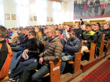 В рамках осіннього призову до військових частин відправляється перша партія юнаків Житомирщини