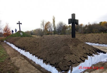 У Народицькому районі триває реставрація меморіалу Героям Базару