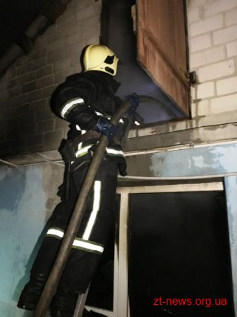 У Житомирі під час пожежі в приватному будинку вогнеборці врятували господаря