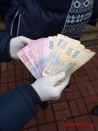 У Житомирі СБУ викрила на хабарах двох податківців обласної фіскальної служби