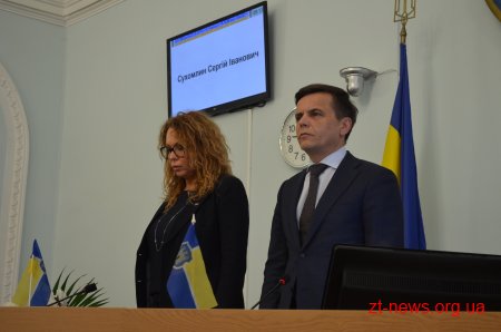 У Житомирі на сесії міськради депутати підняли питання про недофінансування медиків та освітян