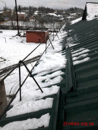 У Словечанській гімназії підрядник перекрив дах у терміни, які поставив перед ним голова ОДА