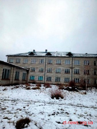 У Словечанській гімназії підрядник перекрив дах у терміни, які поставив перед ним голова ОДА