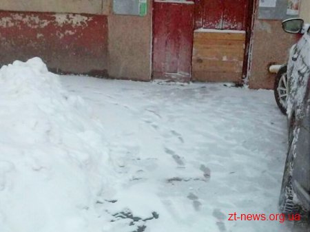 ОСББ у місті Житомирі продемонстрували свою готовність до прибирання прибудинкових територій
