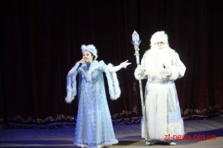 Дітям з усієї Житомирської області подарували новорічну виставу «Русалонька»