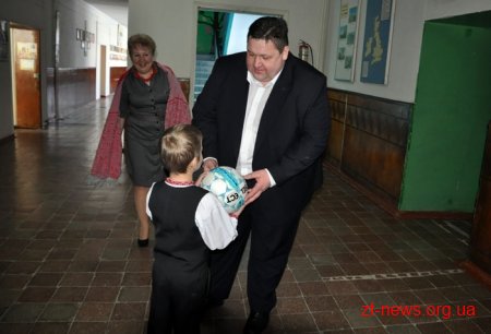 Ігор Гундич відвідав Радомишльську гімназію