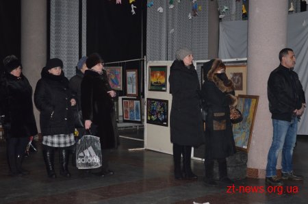 В кінотеатрі «Жовтень» презентували інсталяцію «Хронологічні події Майдану 2014. Погляд сьогодення»
