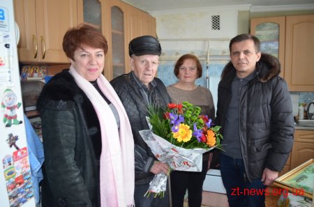 У Житомирі привітали з 90-річним ювілеєм Почесного громадянина міста